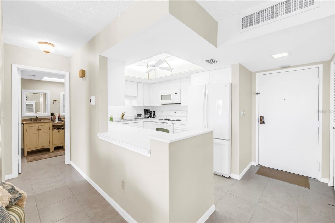 5220 Brittany Drive S, Unit 1202, Saint Petersburg, FL 33715 Photo