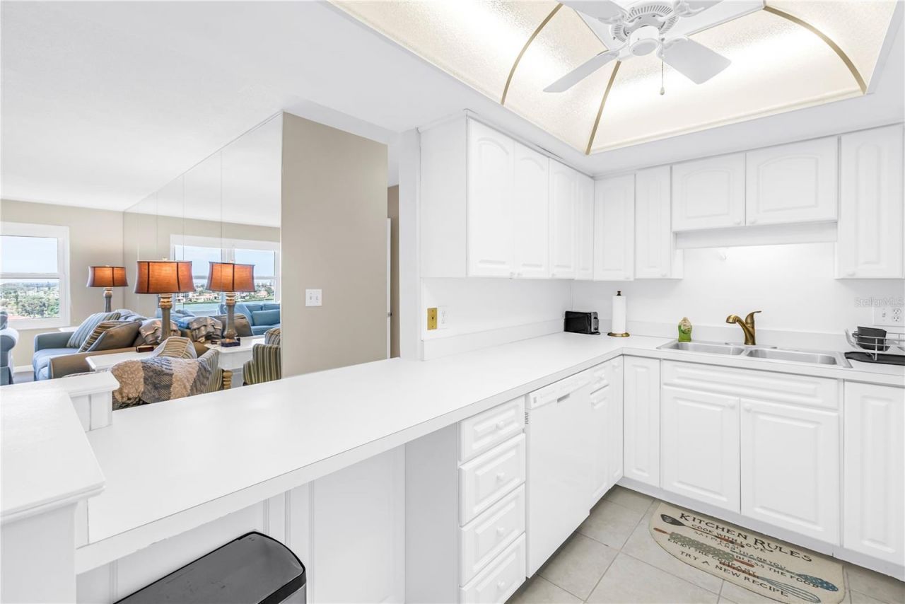 5220 Brittany Drive S, Unit 1202, Saint Petersburg, FL 33715 Photo