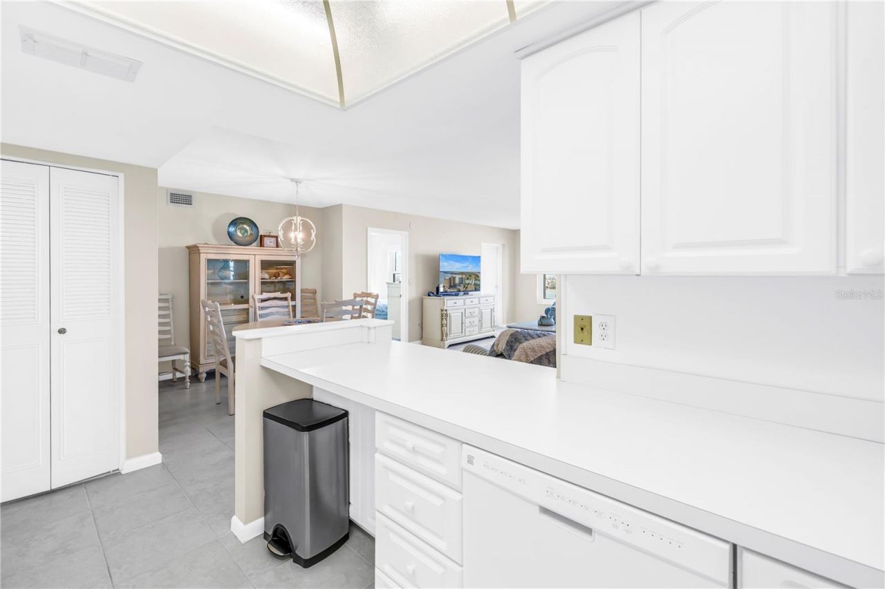5220 Brittany Drive S, Unit 1202, Saint Petersburg, FL 33715 Photo