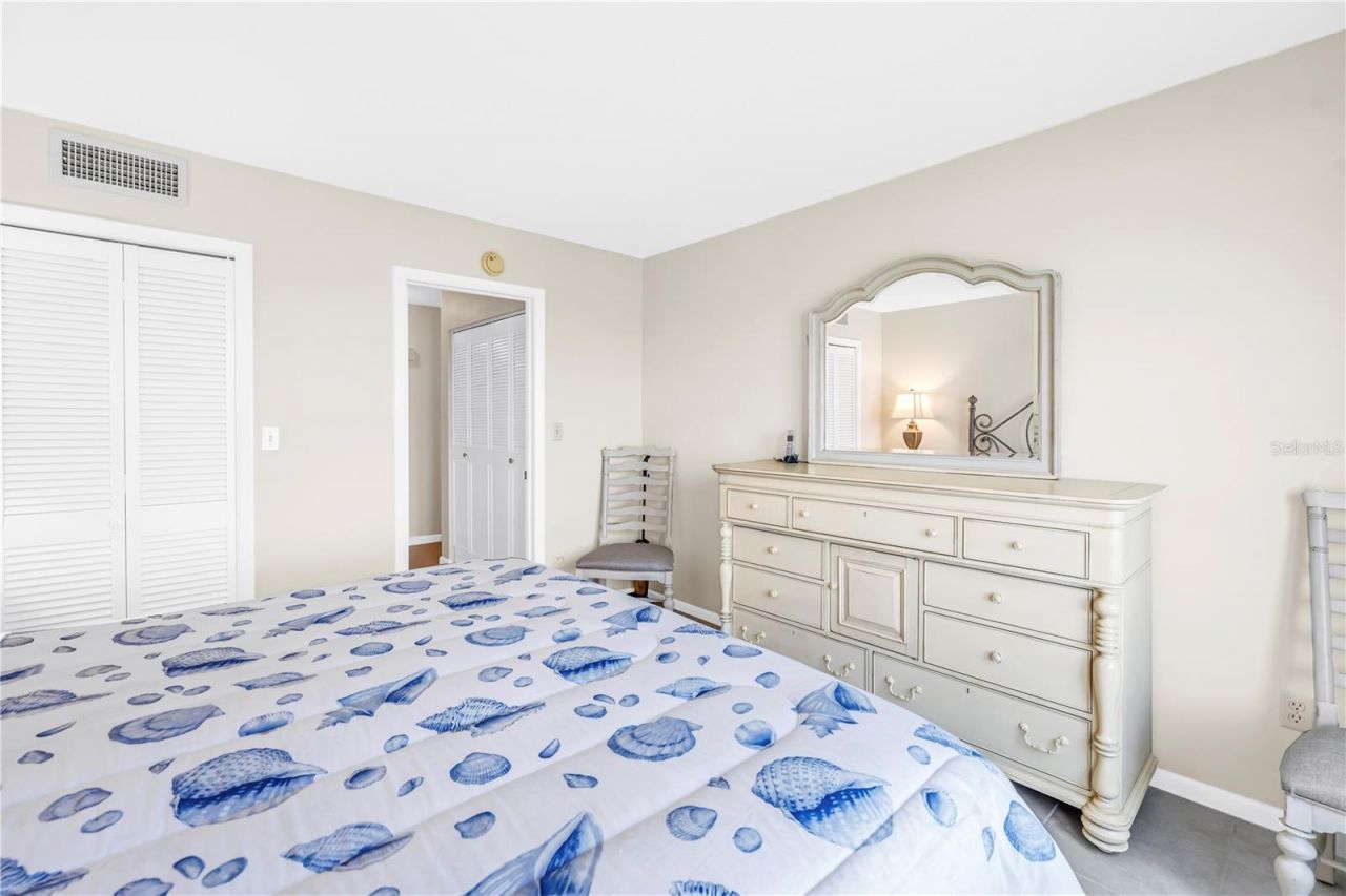5220 Brittany Drive S, Unit 1202, Saint Petersburg, FL 33715 Photo