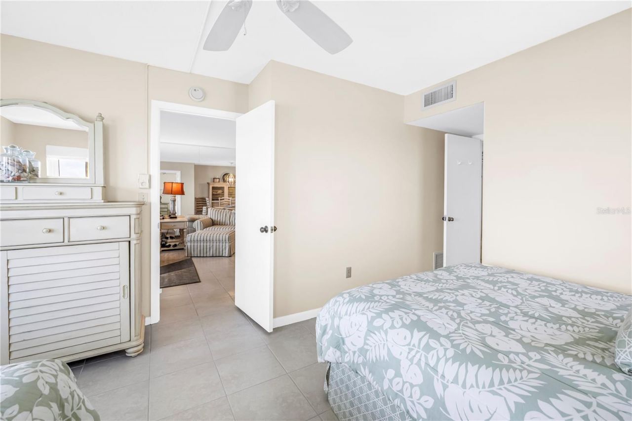 5220 Brittany Drive S, Unit 1202, Saint Petersburg, FL 33715 Photo