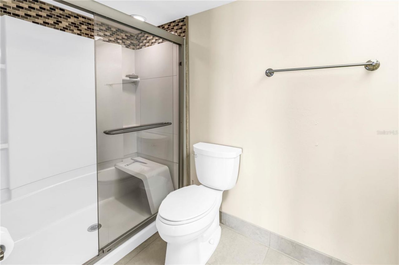 5220 Brittany Drive S, Unit 1202, Saint Petersburg, FL 33715 Photo