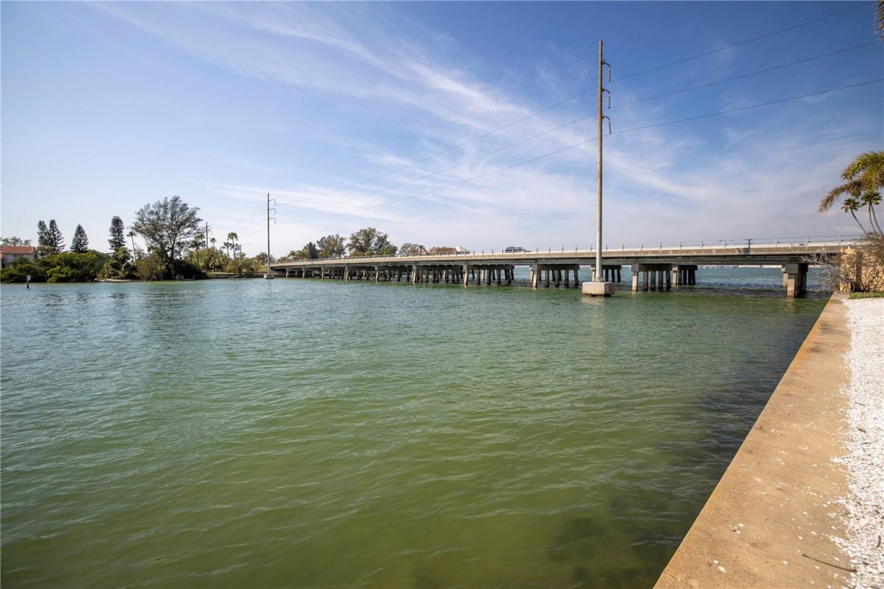 5220 Brittany Drive S, Unit 1202, Saint Petersburg, FL 33715 Photo