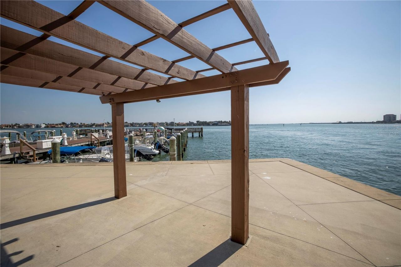 5220 Brittany Drive S, Unit 1204, Saint Petersburg, FL 33715 Photo