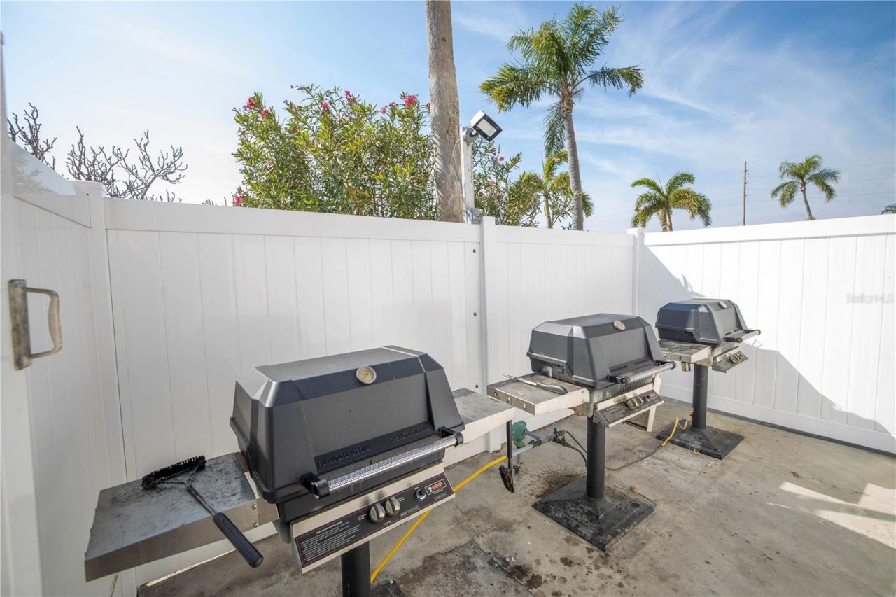 5220 Brittany Drive S, Unit 1204, Saint Petersburg, FL 33715 Photo