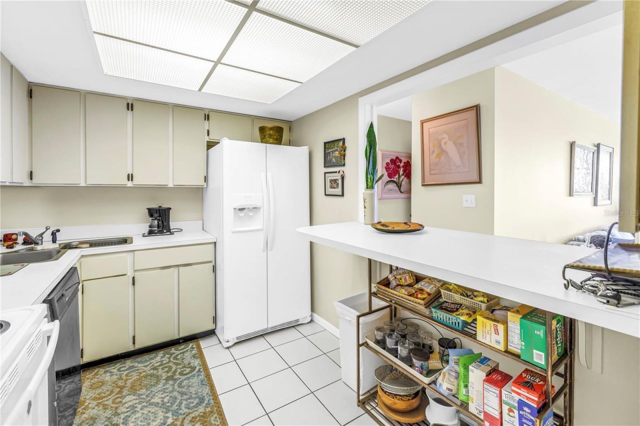 5220 Brittany Drive S, Unit 1204, Saint Petersburg, FL 33715 Photo