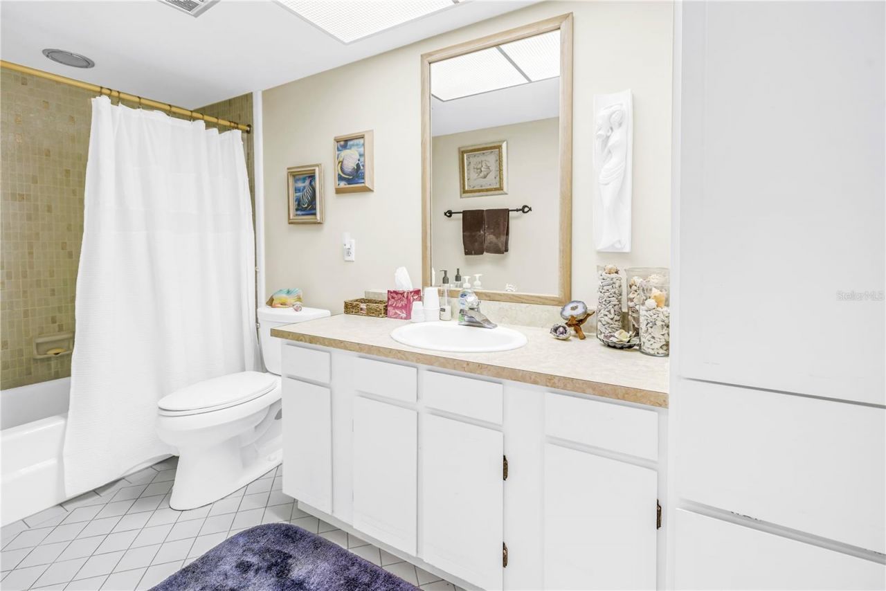 5220 Brittany Drive S, Unit 1204, Saint Petersburg, FL 33715 Photo