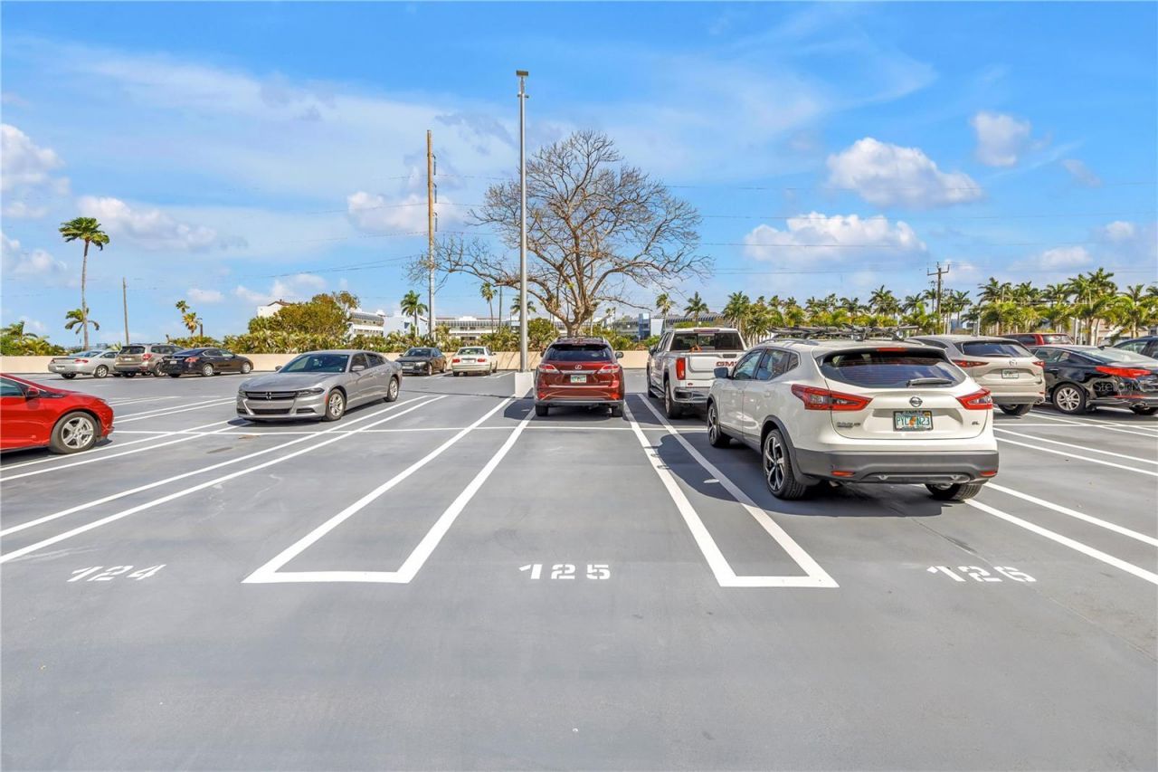 5220 Brittany Drive S, Unit 1204, Saint Petersburg, FL 33715 Photo