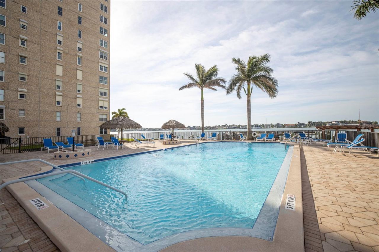 5220 Brittany Drive S, Unit 1204, Saint Petersburg, FL 33715 Photo