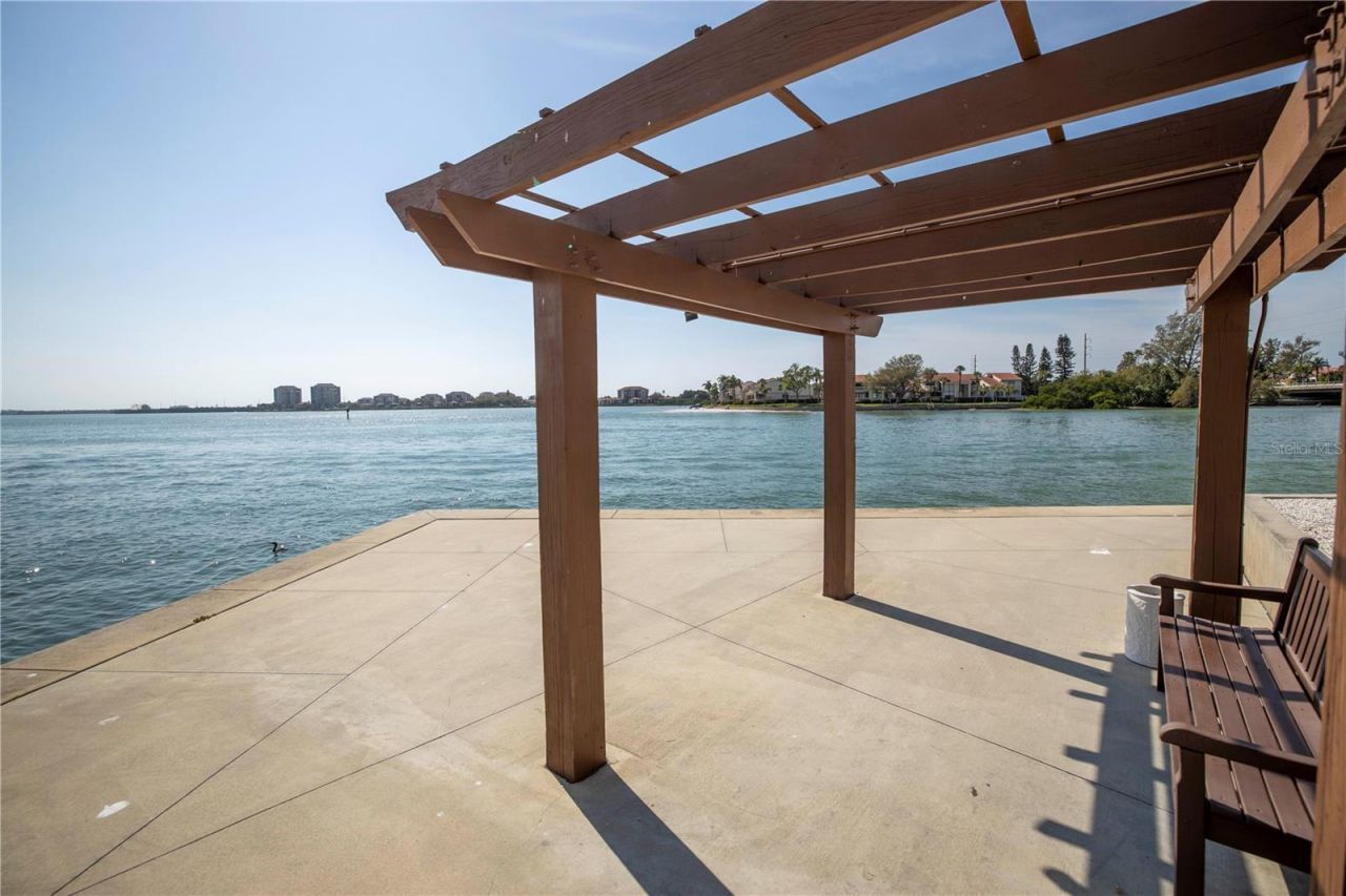 5220 Brittany Drive S, Unit 1204, Saint Petersburg, FL 33715 Photo