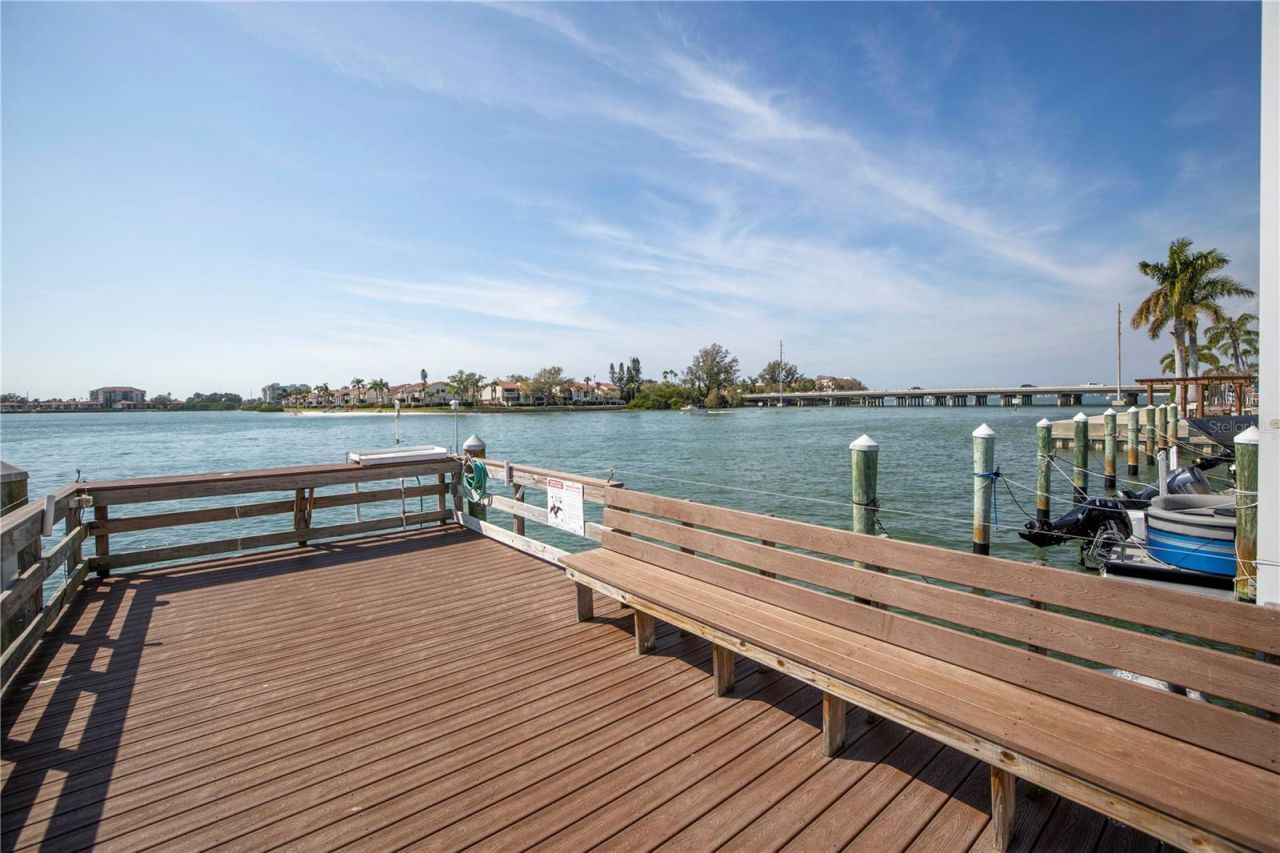 5220 Brittany Drive S, Unit 1204, Saint Petersburg, FL 33715 Photo