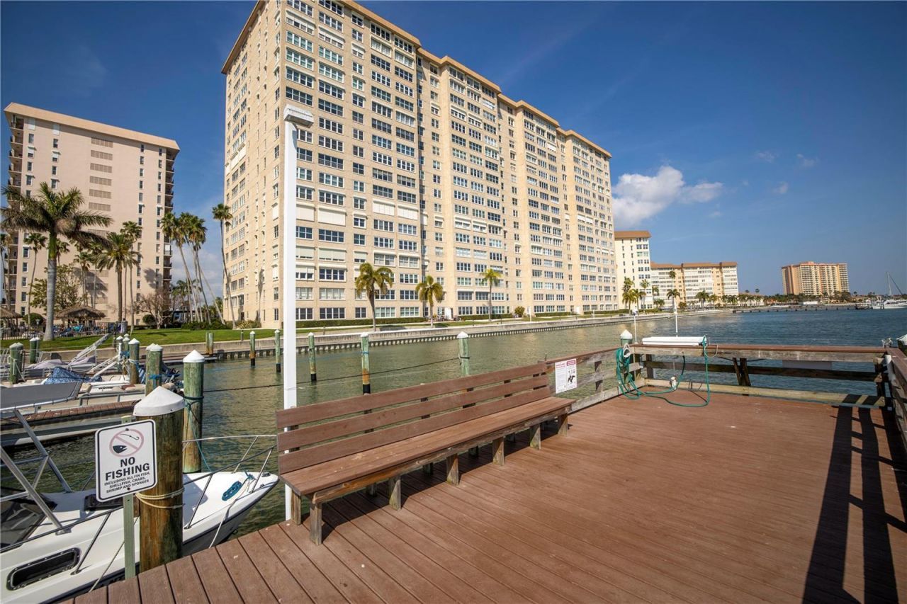 5220 Brittany Drive S, Unit 1204, Saint Petersburg, FL 33715 Photo