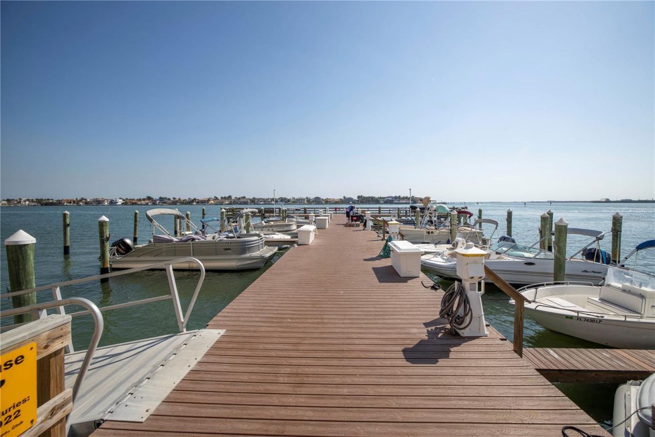 5220 Brittany Drive S, Unit 1204, Saint Petersburg, FL 33715 Photo