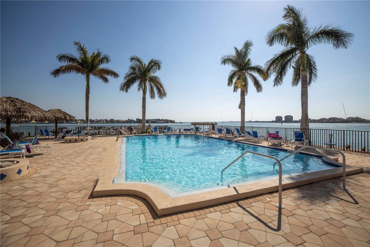 5220 Brittany Drive S, Unit 1204, Saint Petersburg, FL 33715 Photo