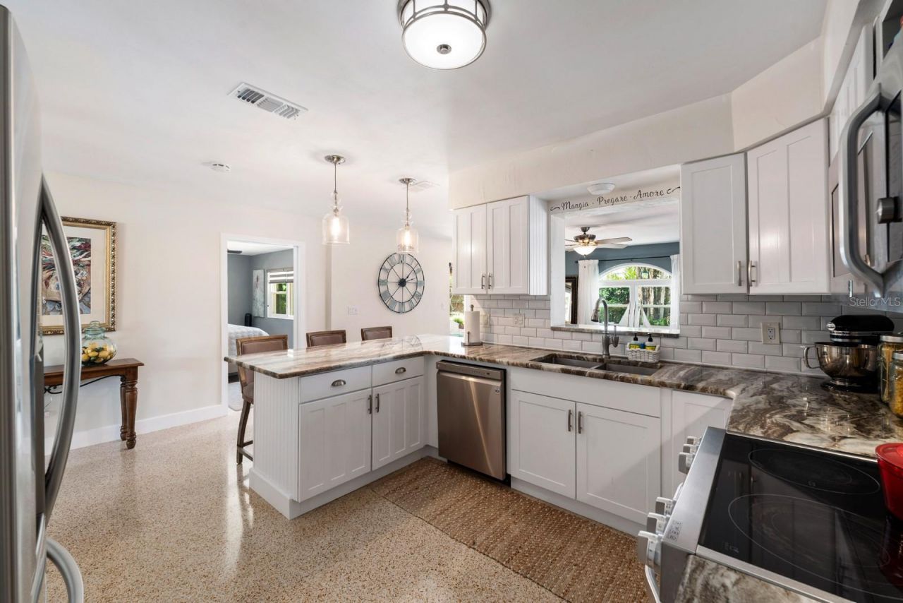 1100 36th Avenue Ne, Saint Petersburg, FL 33704 Photo