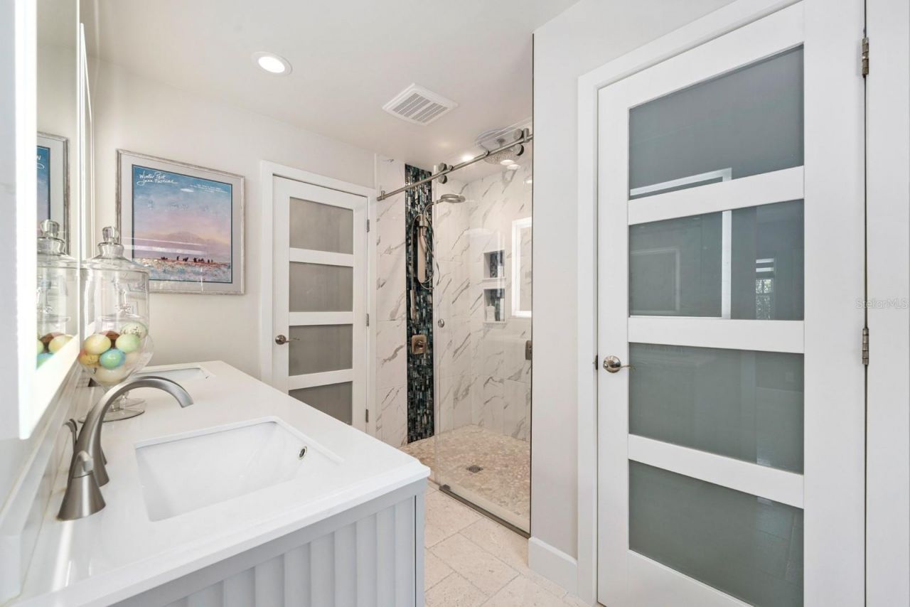 1100 36th Avenue Ne, Saint Petersburg, FL 33704 Photo
