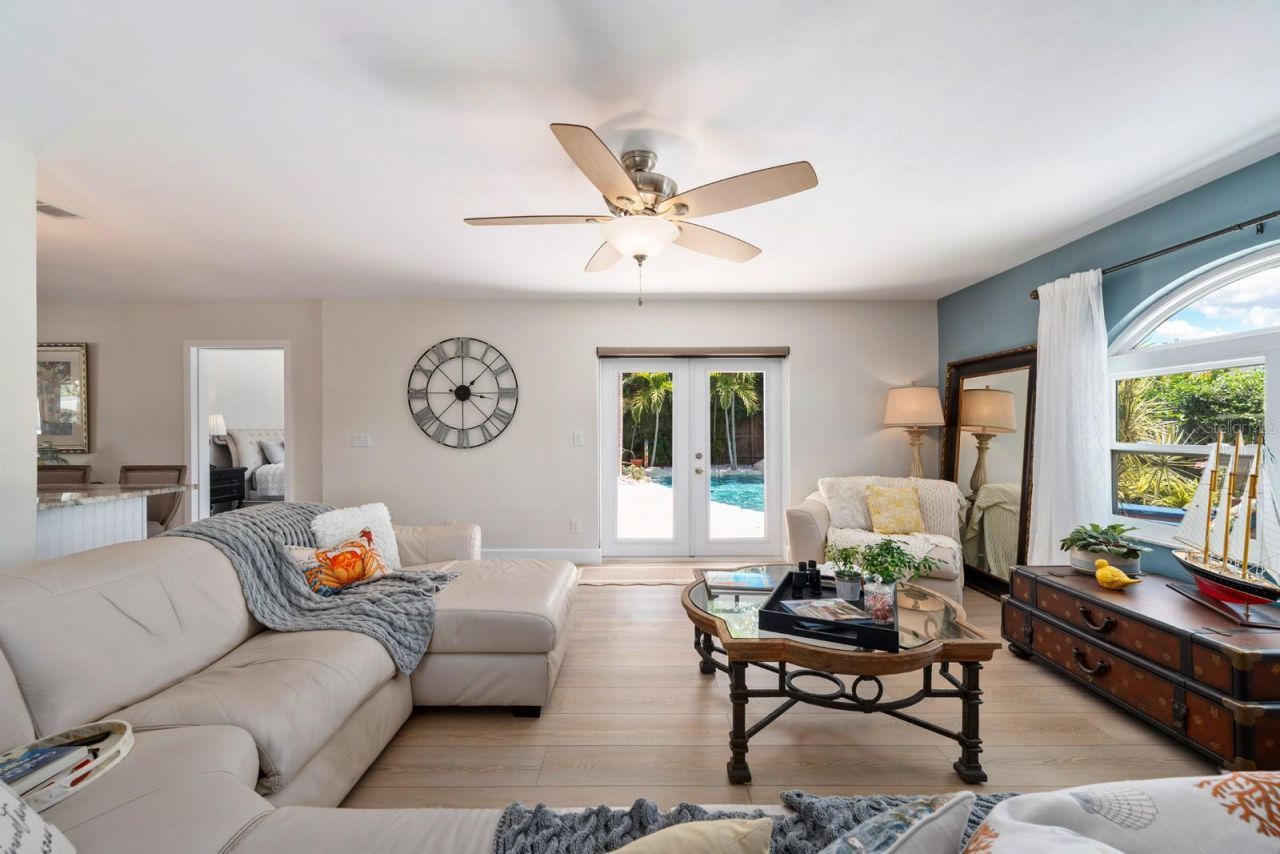 1100 36th Avenue Ne, Saint Petersburg, FL 33704 Photo