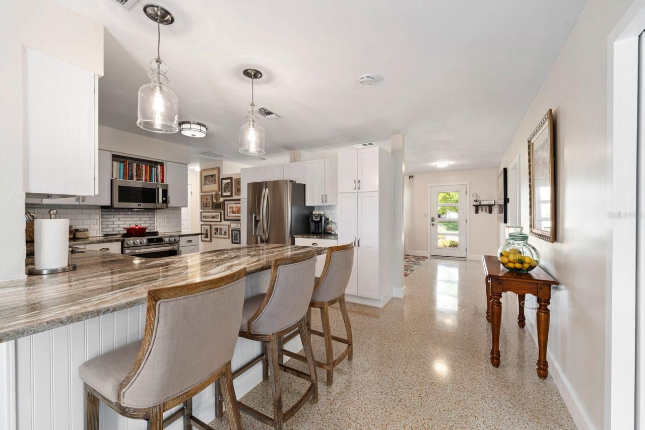 1100 36th Avenue Ne, Saint Petersburg, FL 33704 Photo