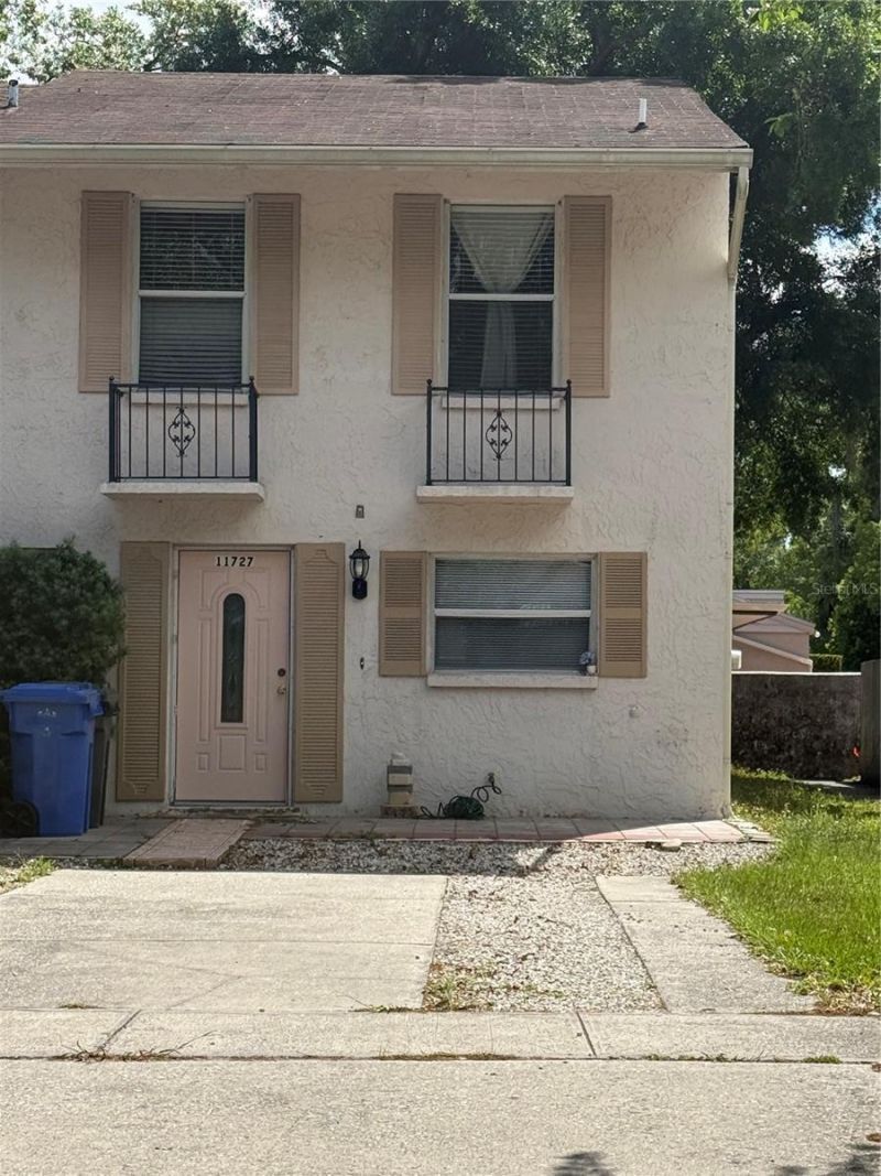 11727 Wesson Circle E, Tampa, FL 33618 Main Photo
