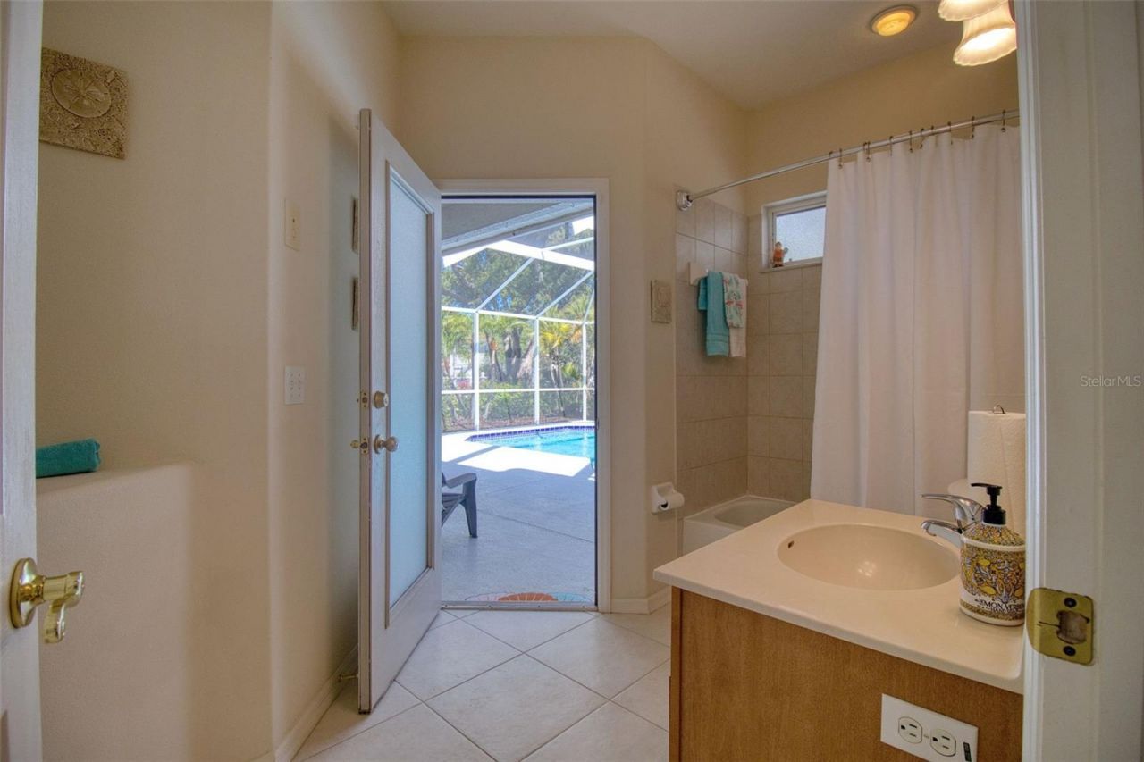 2206 Highland Woods Drive, Dunedin, FL 34698 Photo