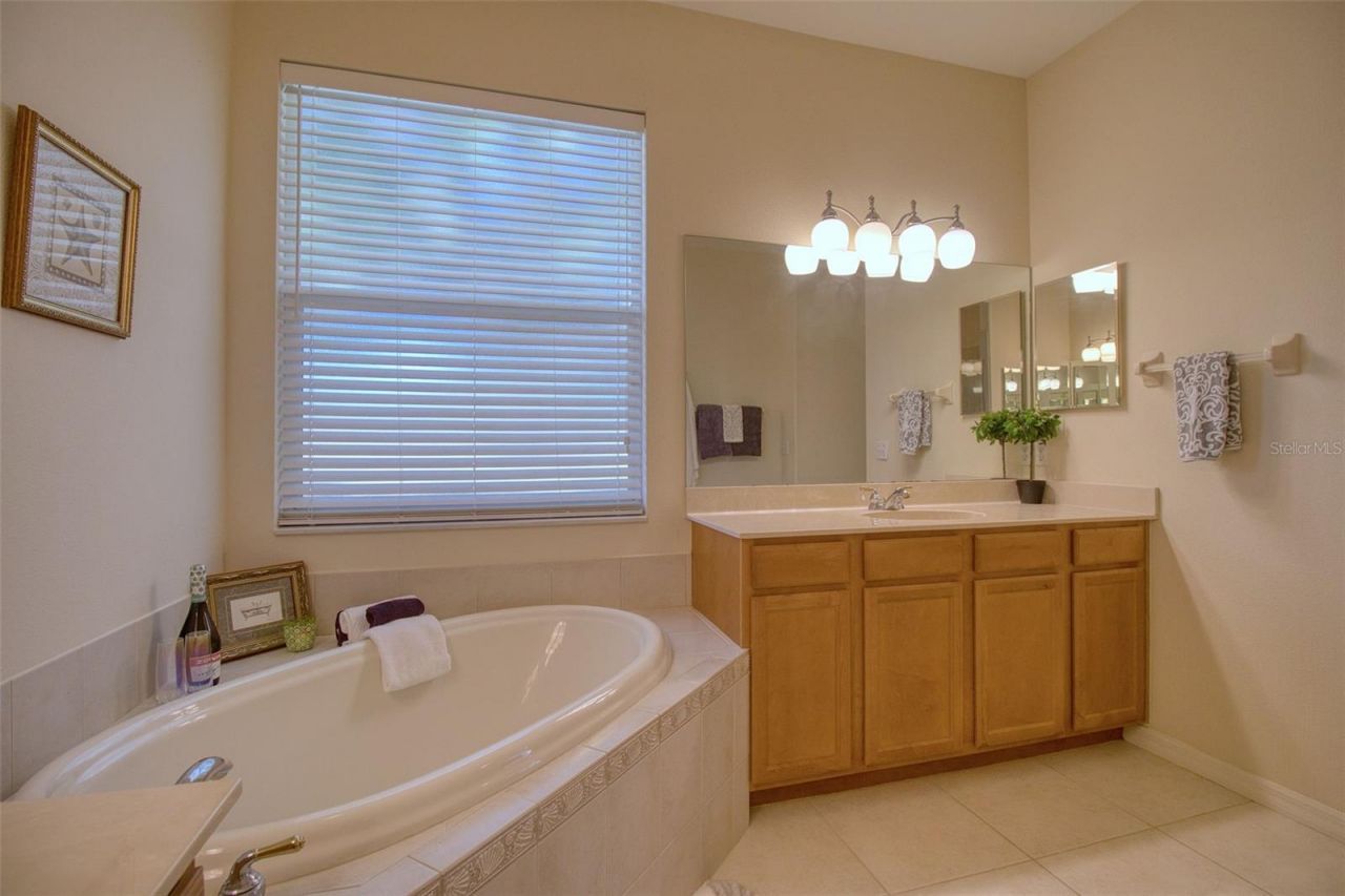 2206 Highland Woods Drive, Dunedin, FL 34698 Photo