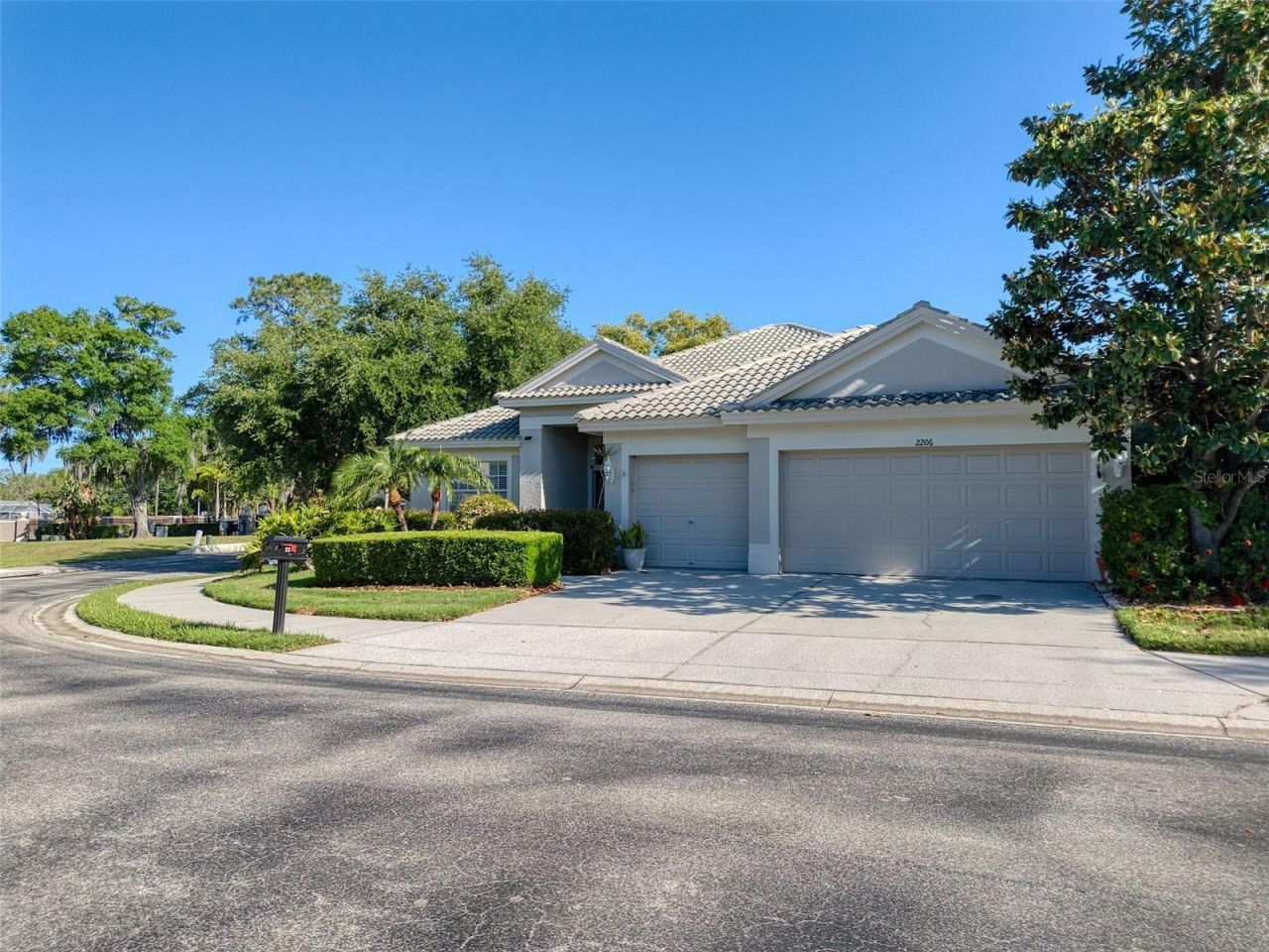 2206 Highland Woods Drive, Dunedin, FL 34698 Photo