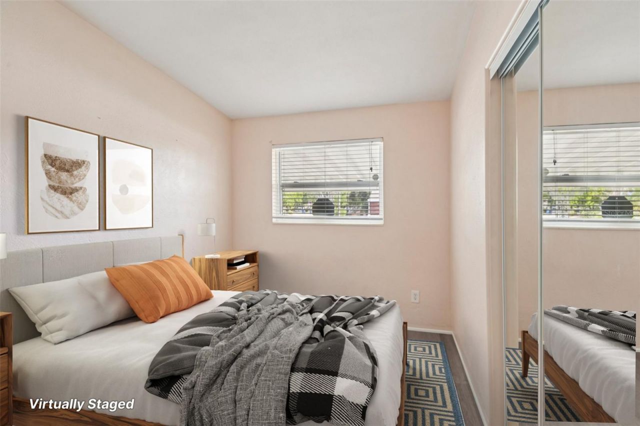 225 SE Jefferson Circle N, Saint Petersburg, FL 33703 Photo