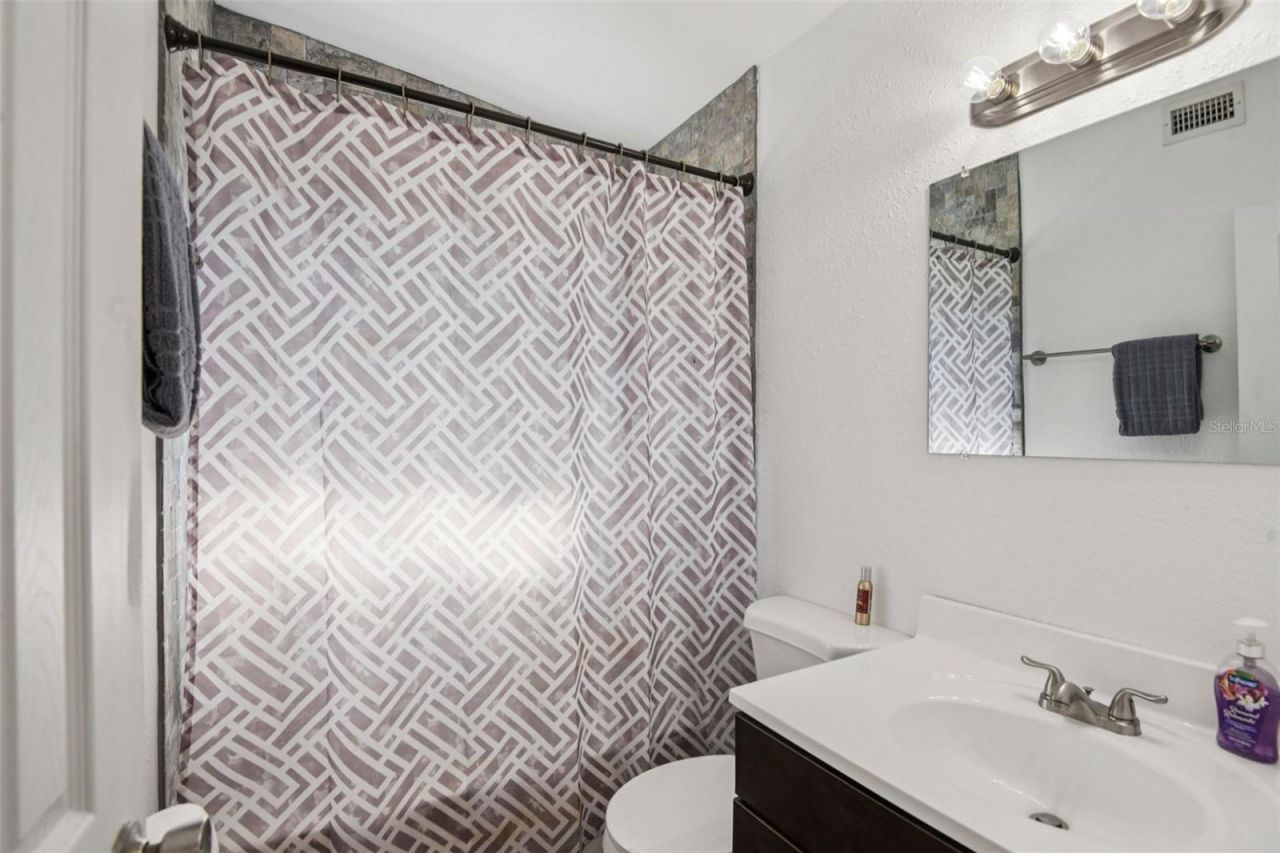 225 SE Jefferson Circle N, Saint Petersburg, FL 33703 Photo