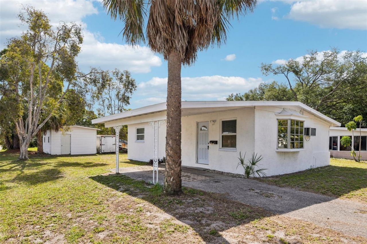 225 SE Jefferson Circle N, Saint Petersburg, FL 33703 Photo