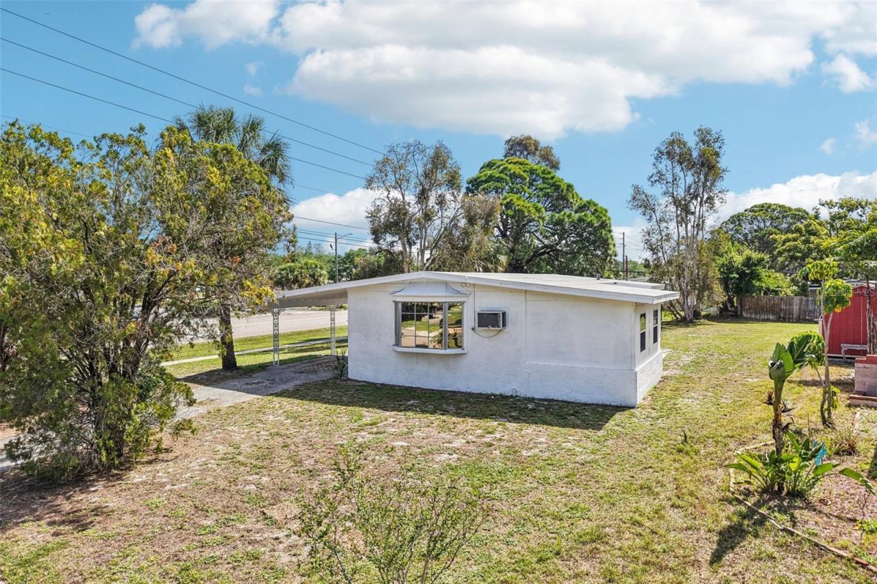 225 SE Jefferson Circle N, Saint Petersburg, FL 33703 Photo