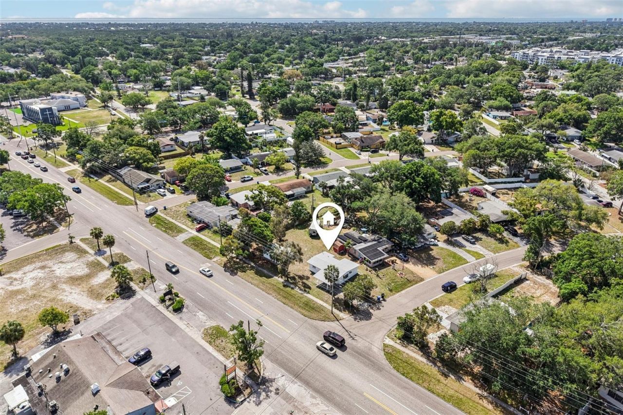 225 SE Jefferson Circle N, Saint Petersburg, FL 33703 Photo