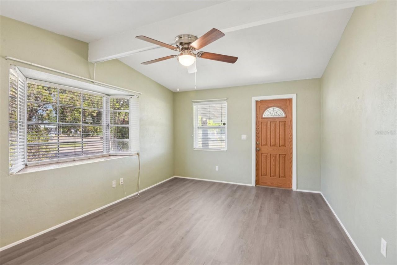 225 SE Jefferson Circle N, Saint Petersburg, FL 33703 Photo