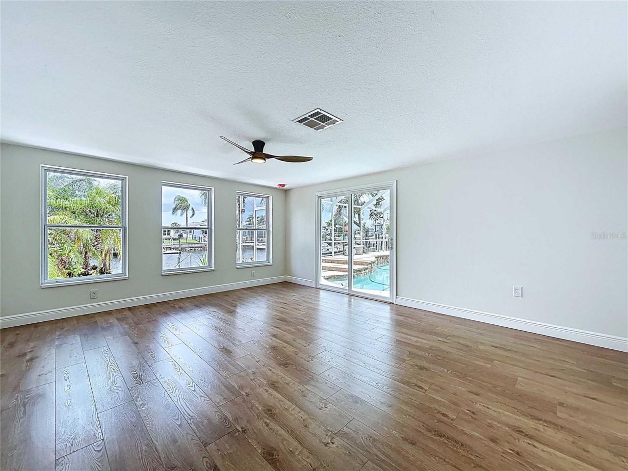 5040 Glenn Drive , New Port Richey, FL 34652 Photo