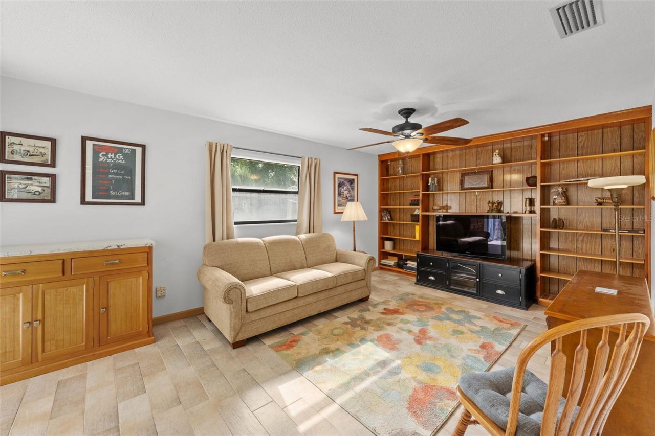 140 Valley Circle, Brandon, FL 33510 Photo