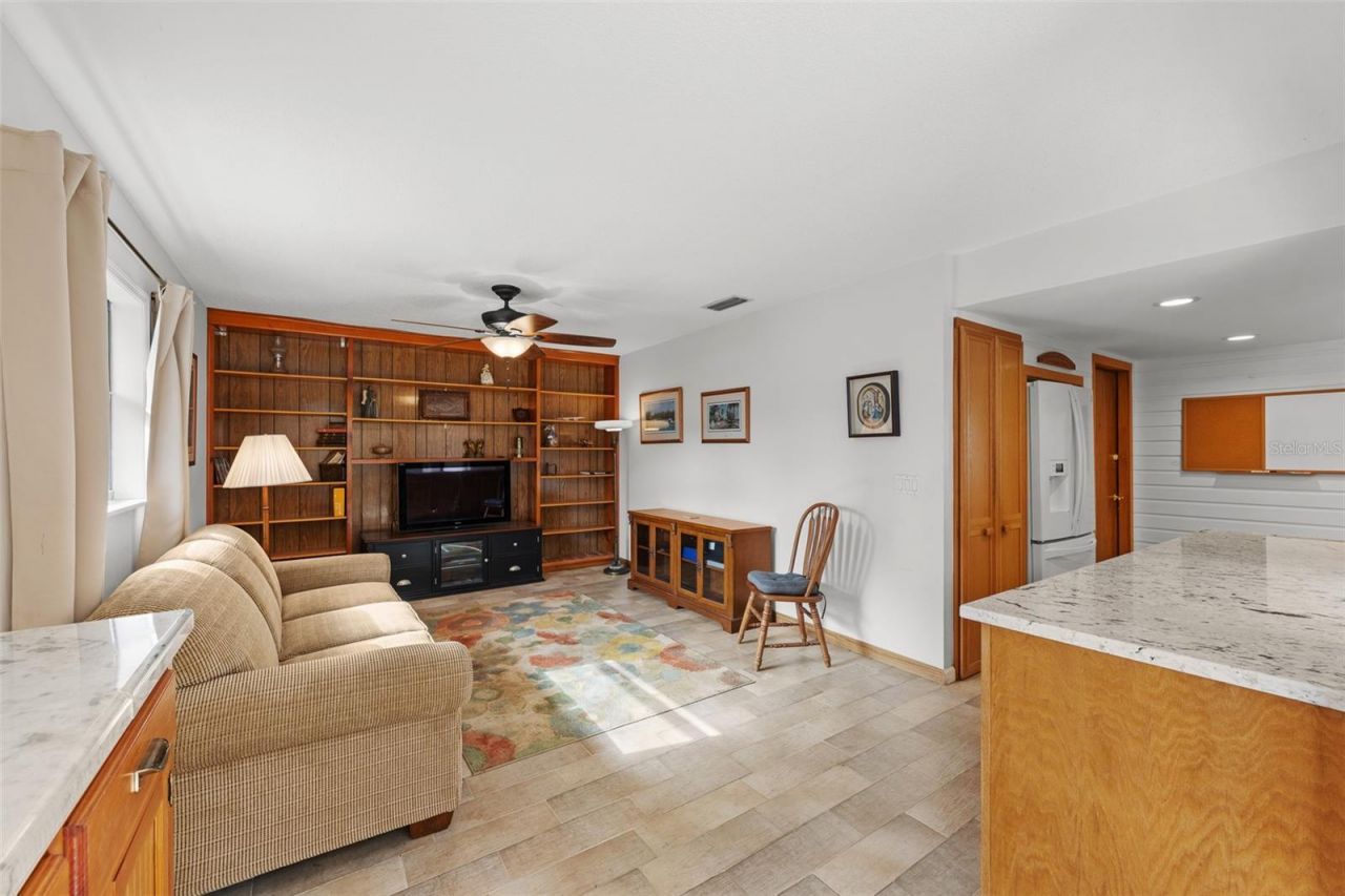 140 Valley Circle, Brandon, FL 33510 Photo