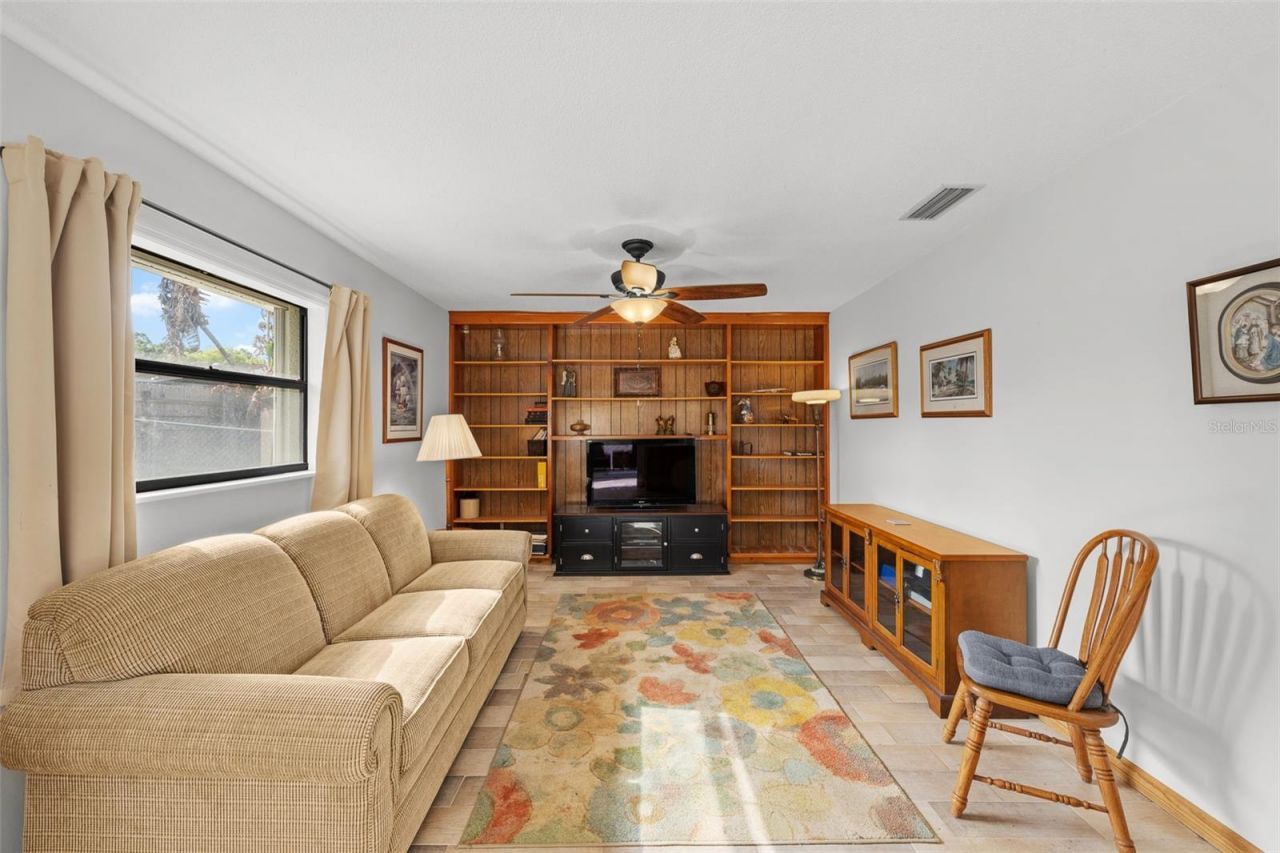 140 Valley Circle, Brandon, FL 33510 Photo