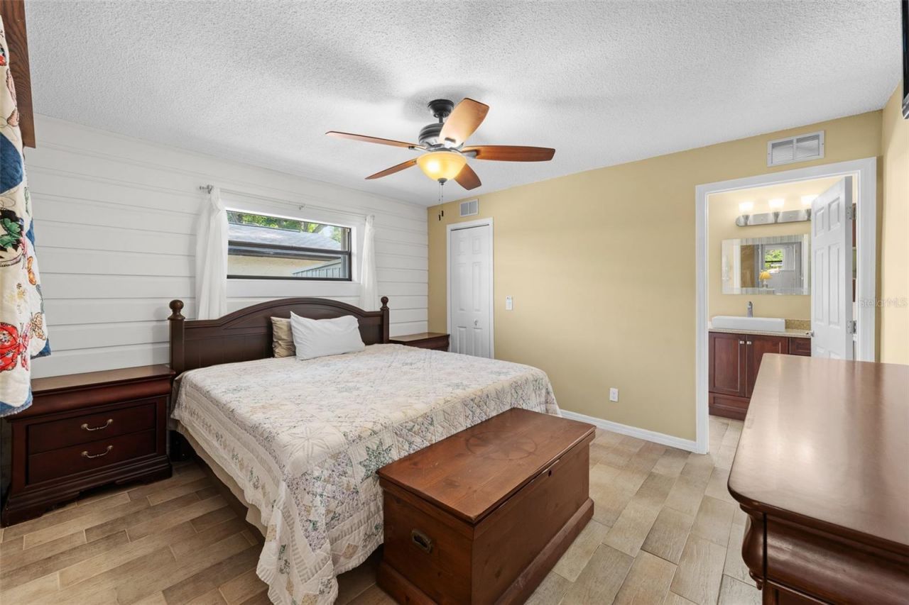 140 Valley Circle, Brandon, FL 33510 Photo