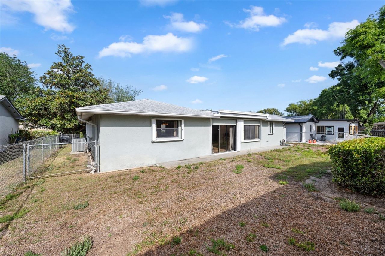 140 Valley Circle, Brandon, FL 33510 Photo