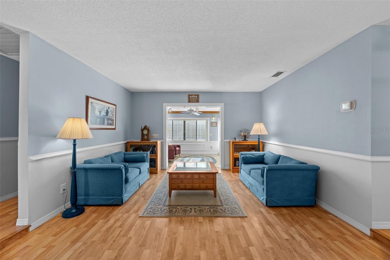 140 Valley Circle, Brandon, FL 33510 Photo