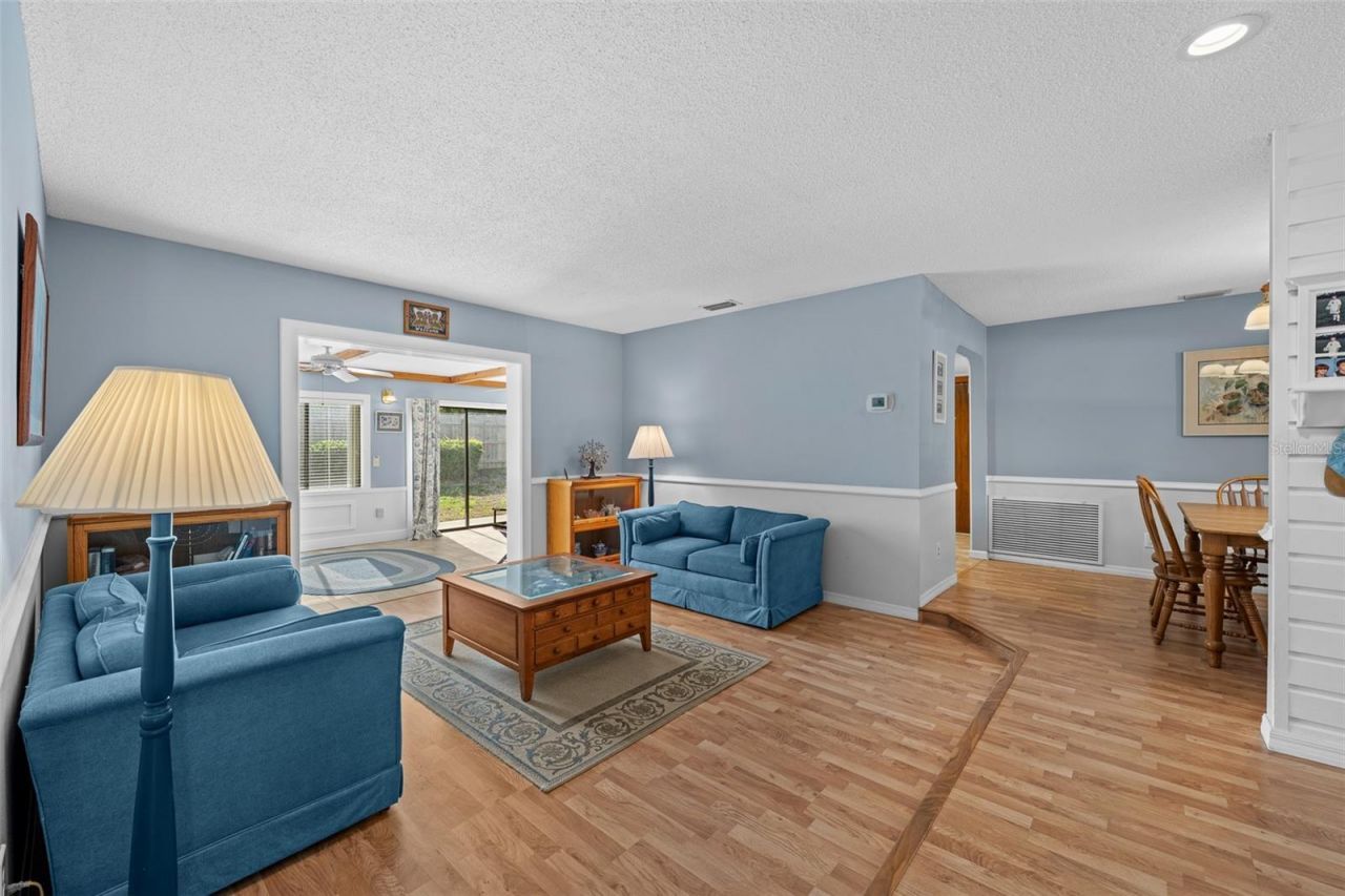 140 Valley Circle, Brandon, FL 33510 Photo