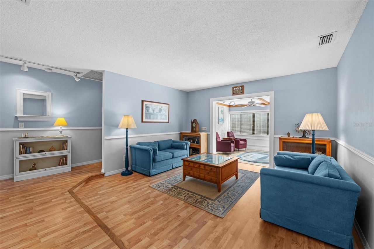 140 Valley Circle, Brandon, FL 33510 Photo