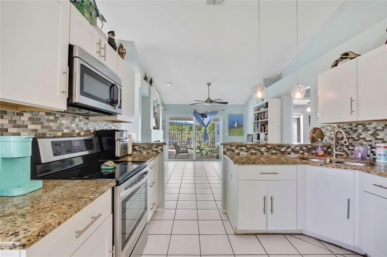 7451 Swan Lake Drive, New Port Richey, FL 34655 Photo