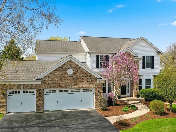 6 Reedsworth Court , Algonquin, IL 60102