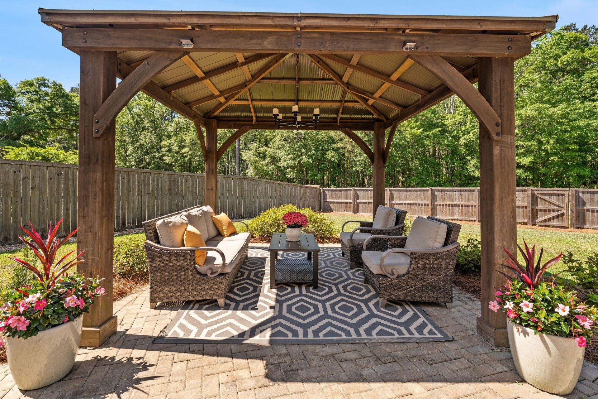 1652 Fishbone Drive Photo 10