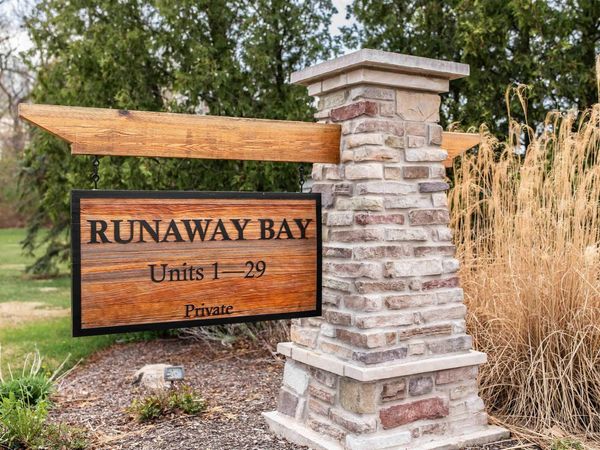 10095 N TURKEY CREEK Road, Unit 19, Syracuse, IN 46567