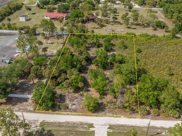 7906 23rd PL, LABELLE, FL 33935