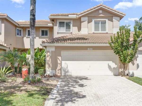 1062 SW 158th Ave , Pembroke Pines, FL 33027