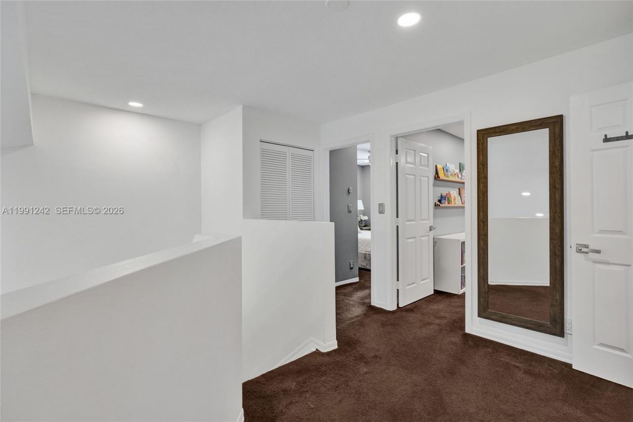 1062 SW 158th Ave, Pembroke Pines, FL 33027 Photo