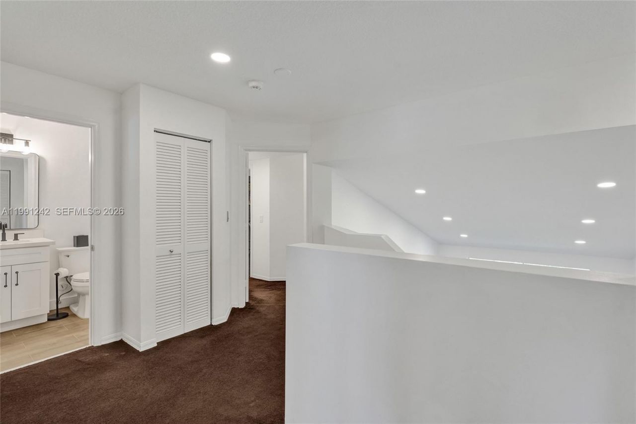 1062 SW 158th Ave, Pembroke Pines, FL 33027 Photo