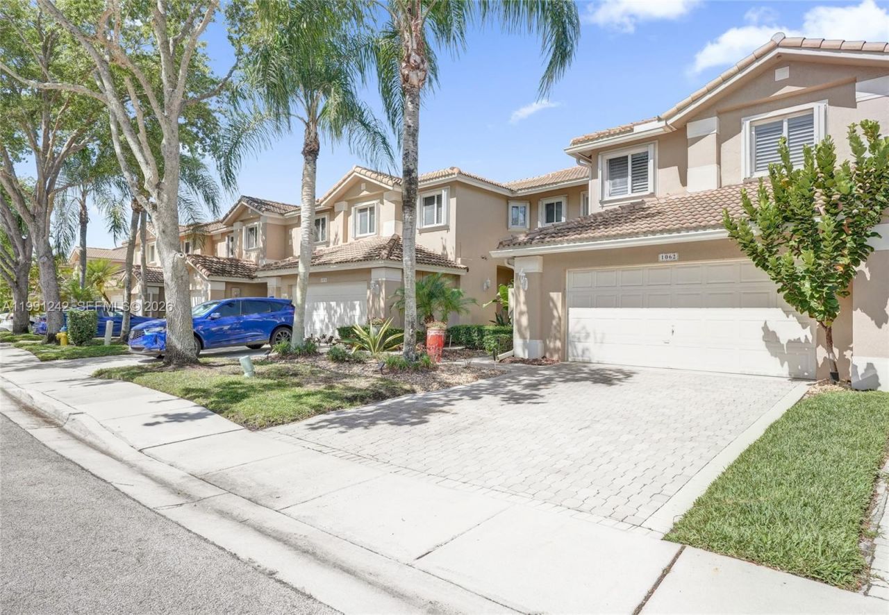 1062 SW 158th Ave, Pembroke Pines, FL 33027 Photo